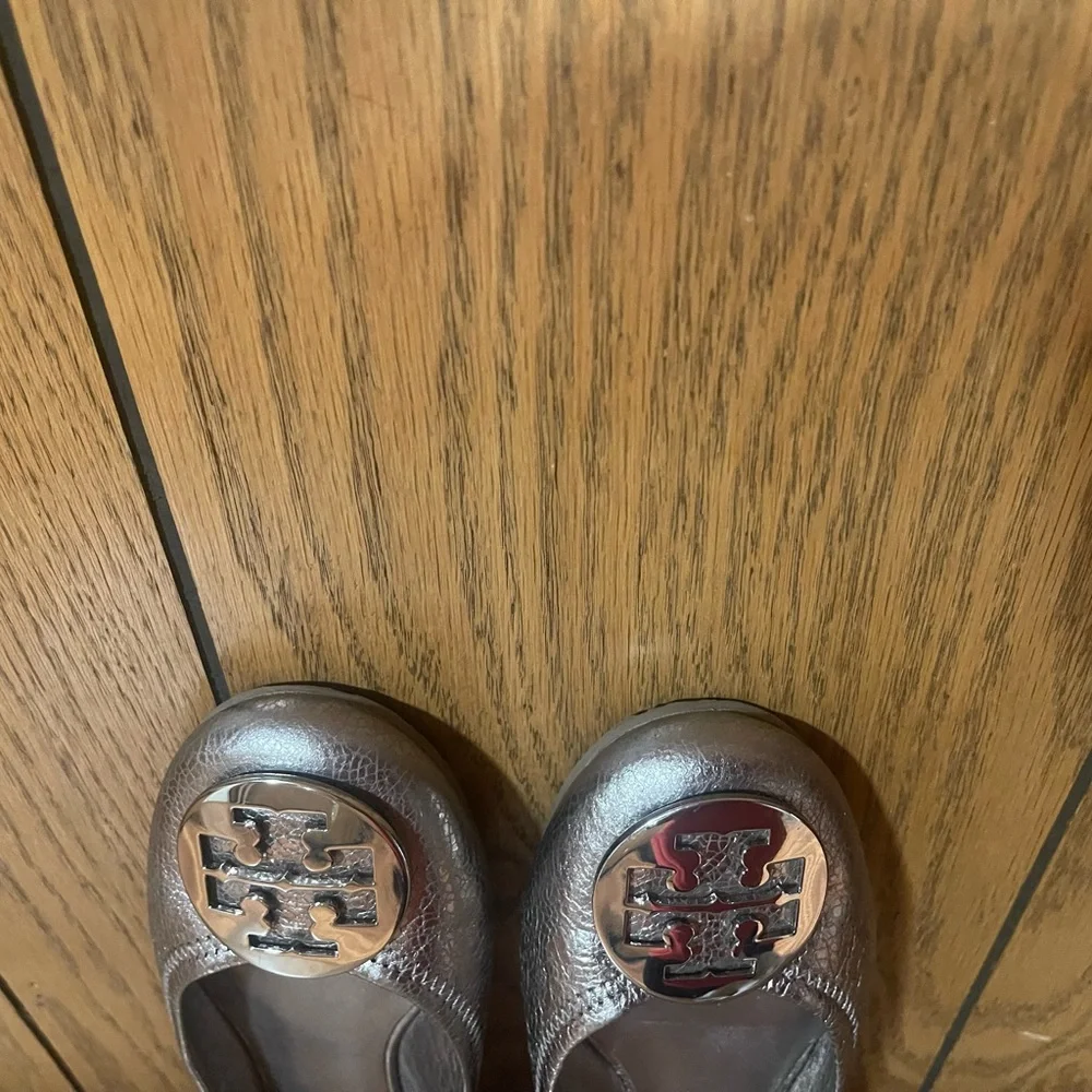 Tory Burch Metallic Ballet Flats - Picture 4 of 16